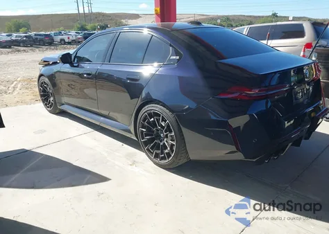 2026 BMW M5 z USA, uszkodzony, nr VIN WBS83FK0XTCW04385